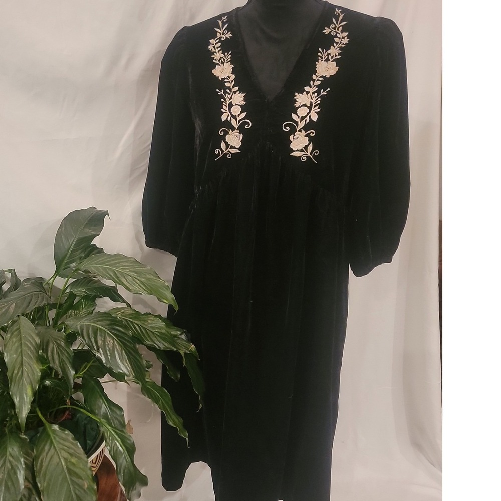 Kyla Seo Black Velvet Embroidered V-Neck Empire Waist Midi Dress‎ Womens XS